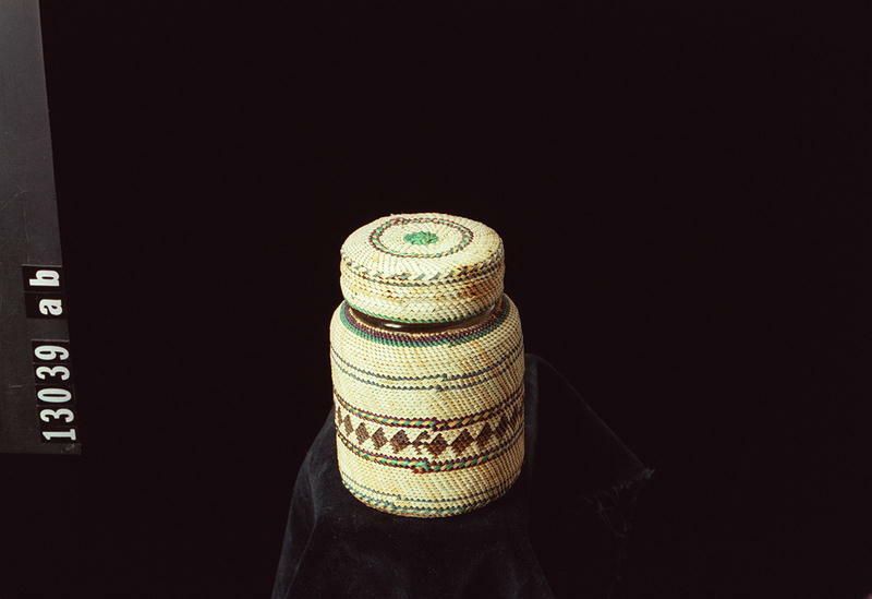 Image representing Bottle; Lid.