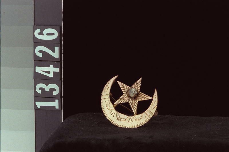 Image representing Brooch.