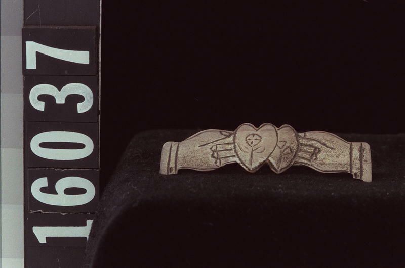 Image representing Brooch.