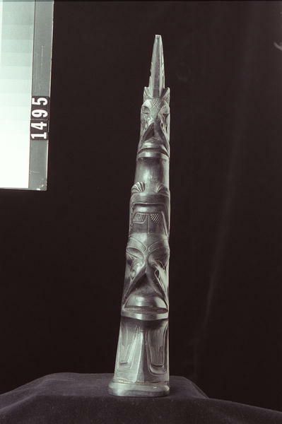 Image representing Pole, argillite.