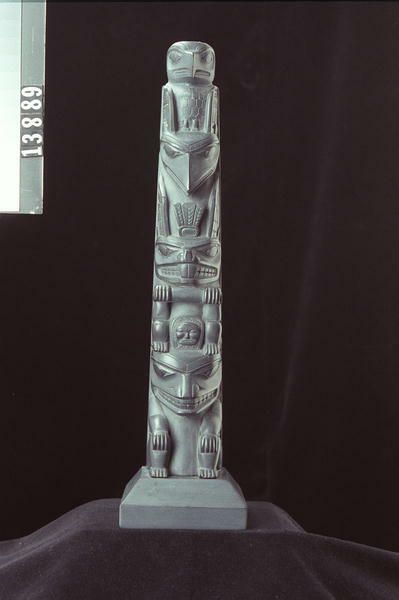 Image representing Pole, argillite.