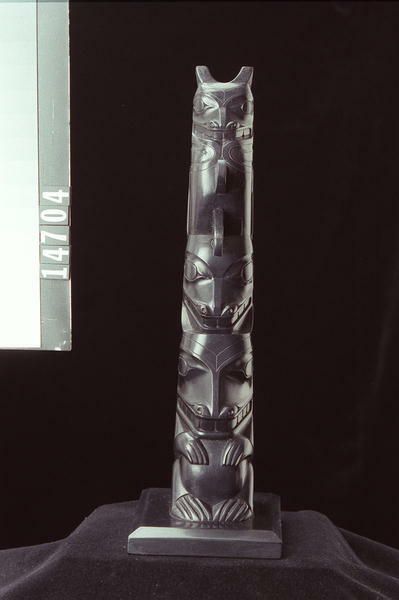 Image representing Pole, argillite.
