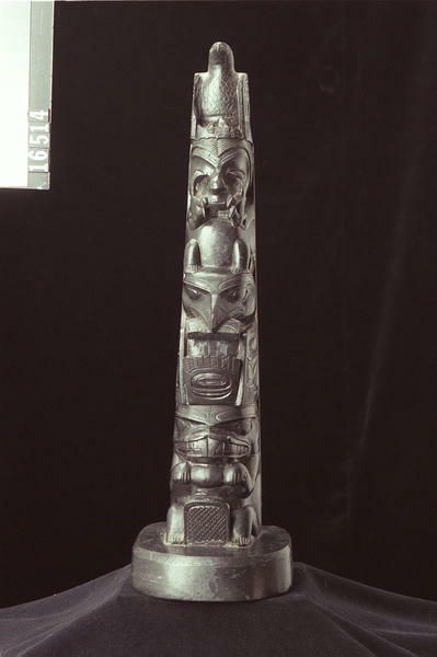 Image representing Pole, argillite.