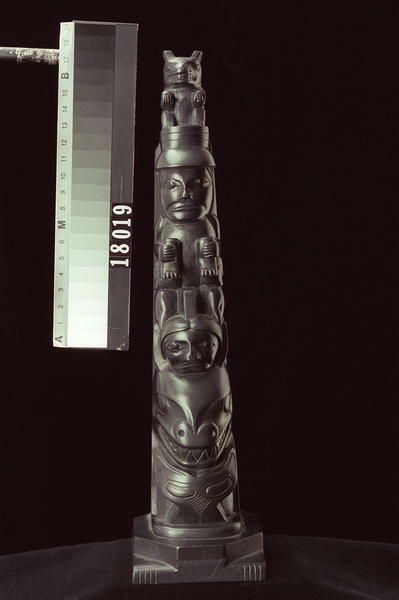 Image representing Pole, argillite.