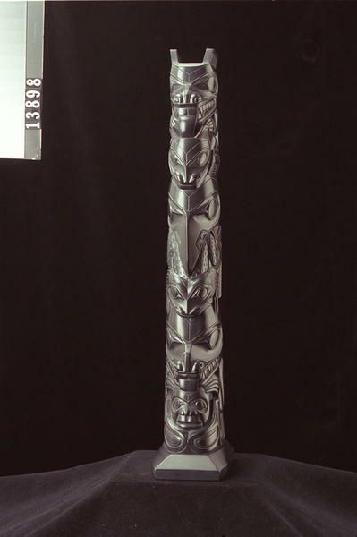 Image representing Pole, argillite.
