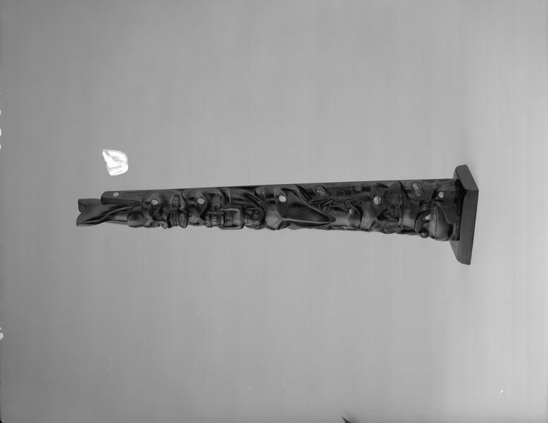 Image representing Pole, argillite.