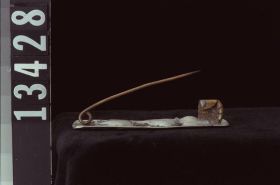 Image representing Brooch.