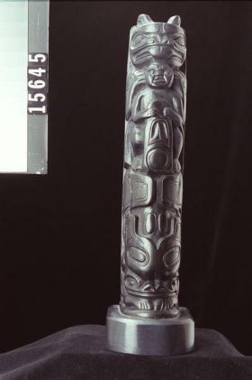 Image representing Pole, argillite.