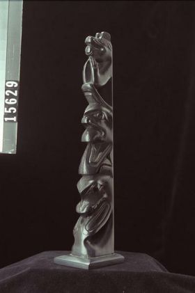Image representing Pole, argillite.