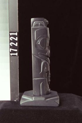 Image representing Pole, argillite.