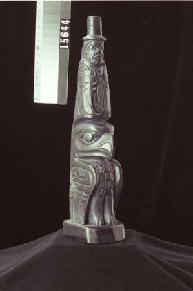 Image representing Pole, argillite.