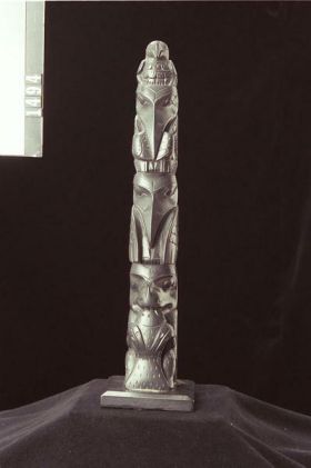 Image representing Pole, argillite.