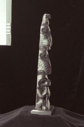 Image representing Pole, argillite.