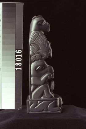 Image representing Pole, argillite.