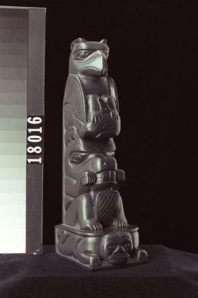 Image representing Pole, argillite.