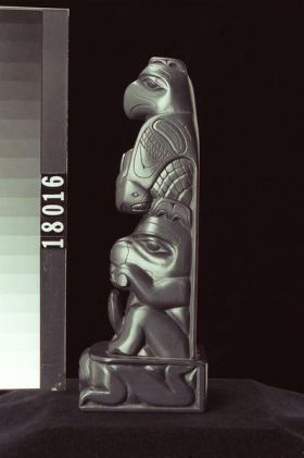 Image representing Pole, argillite.