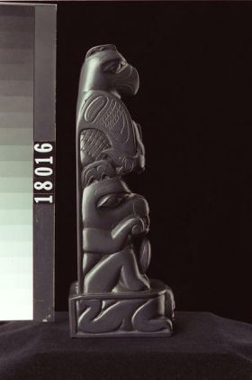 Image representing Pole, argillite.