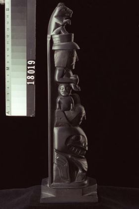 Image representing Pole, argillite.