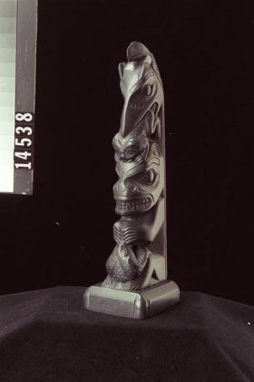 Image representing Pole, argillite.