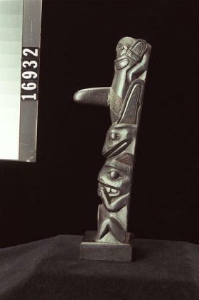 Image representing Pole, argillite.