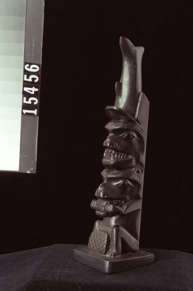 Image representing Pole, argillite.