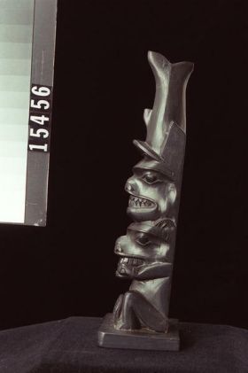 Image representing Pole, argillite.