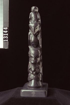 Image representing Pole, argillite.
