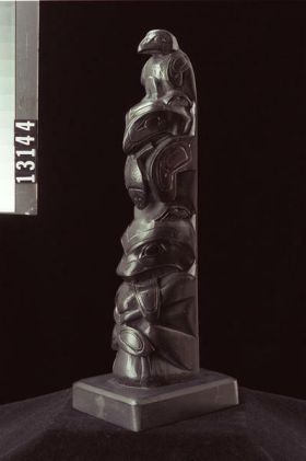 Image representing Pole, argillite.