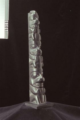 Image representing Pole, argillite.