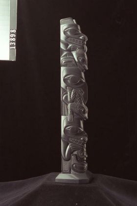 Image representing Pole, argillite.