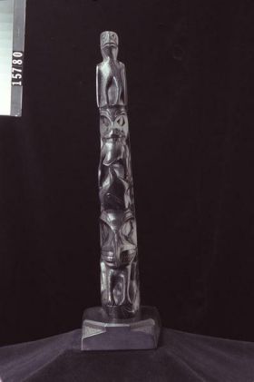 Image representing Pole, argillite.