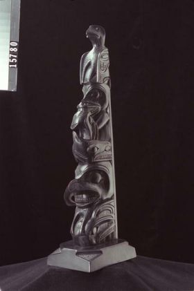 Image representing Pole, argillite.