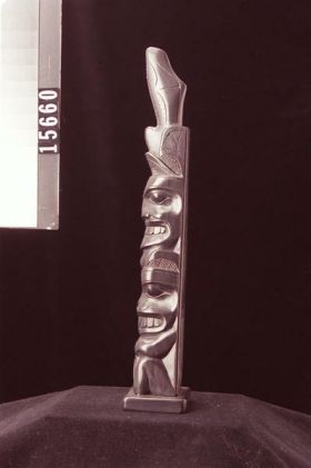 Image representing Pole, argillite.