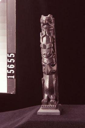 Image representing Pole, argillite.