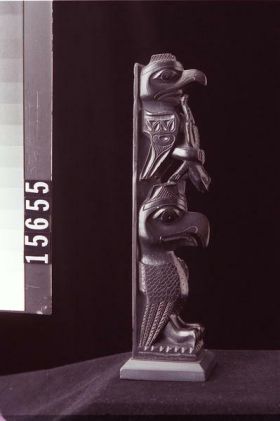 Image representing Pole, argillite.