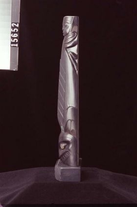 Image representing Pole, argillite.