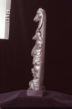 Image representing Pole, argillite.