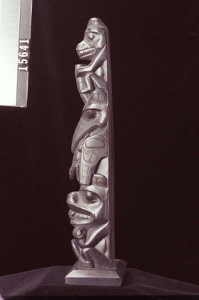 Image representing Pole, argillite.