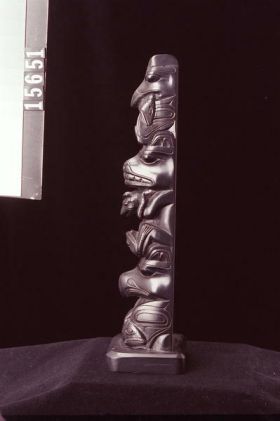 Image representing Pole, argillite.