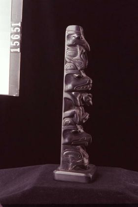 Image representing Pole, argillite.