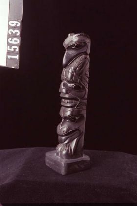 Image representing Pole, argillite.