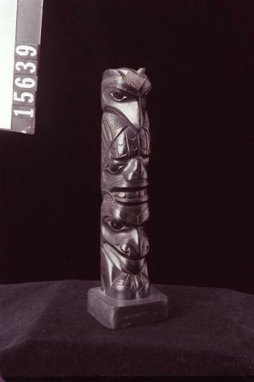 Image representing Pole, argillite.
