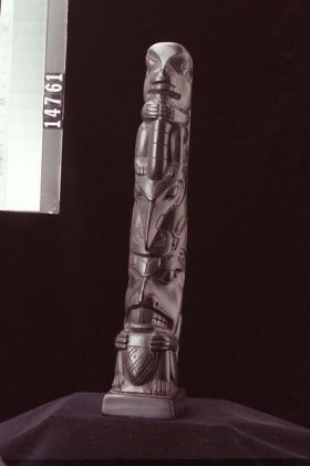 Image representing Pole, argillite.