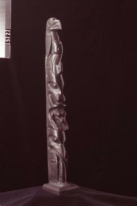 Image representing Pole, argillite.