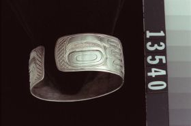 Image representing Bracelet.