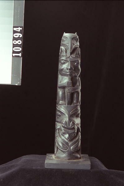 Image representing Pole, argillite.