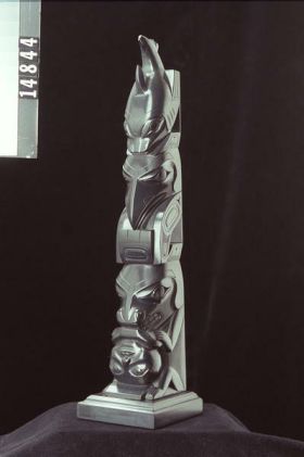 Image representing Pole, argillite.