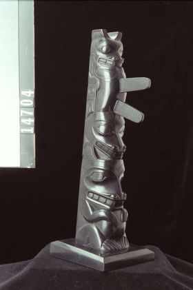 Image representing Pole, argillite.
