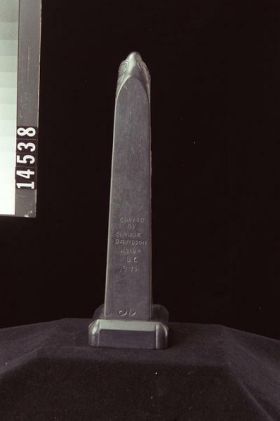 Image representing Pole, argillite.