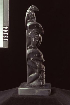 Image representing Pole, argillite.